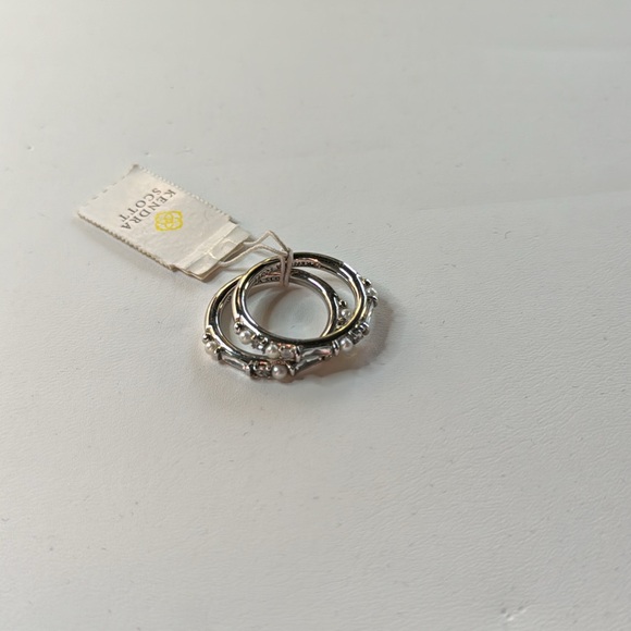 NWT Kendra Scott Madelyn ring set - Picture 2 of 2